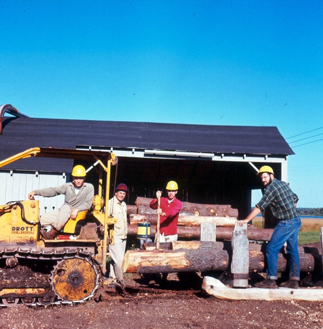 Logging Engineering  G. Byelich, Dr. Robbins, D. McEwen, and C. Beukema